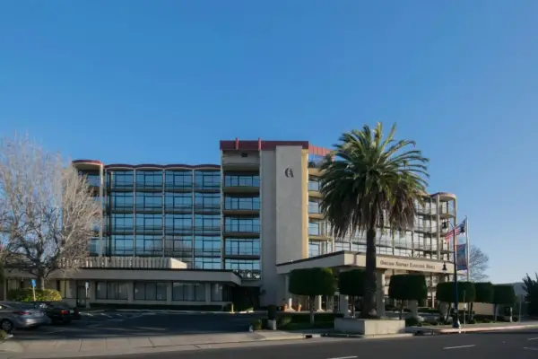 Oakland Airport Executive Hotel 4